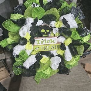 Halloween Wreath with Skull Design